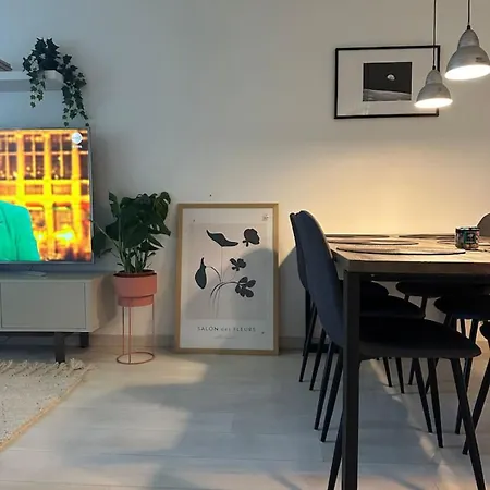 Flat With Essentials, Great Location, Parking *