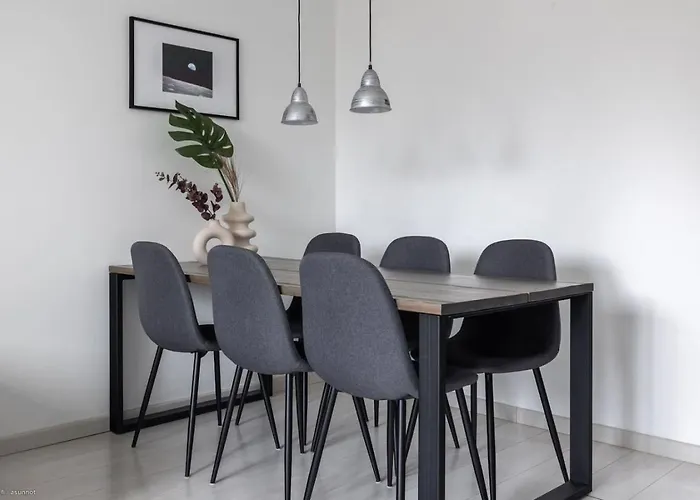 شقة Flat With Essentials, Great Location, Parking *