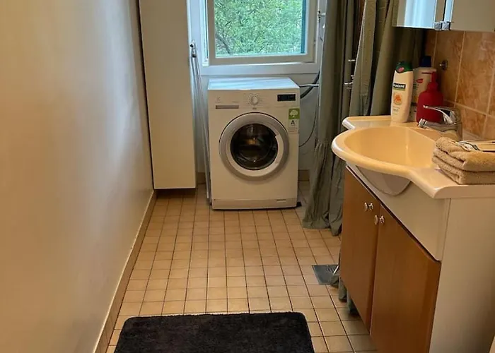 شقة Flat With Essentials, Great Location, Parking *