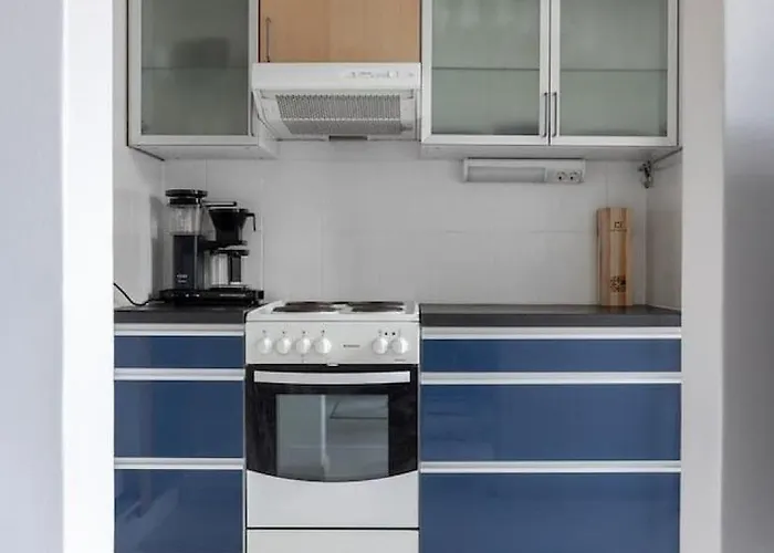 Flat With Essentials, Great Location, Parking هلسنكي